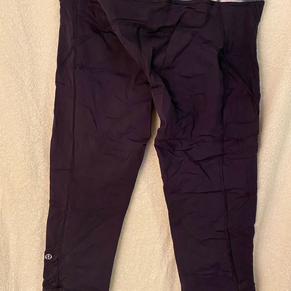 Lululemon Navy Crop